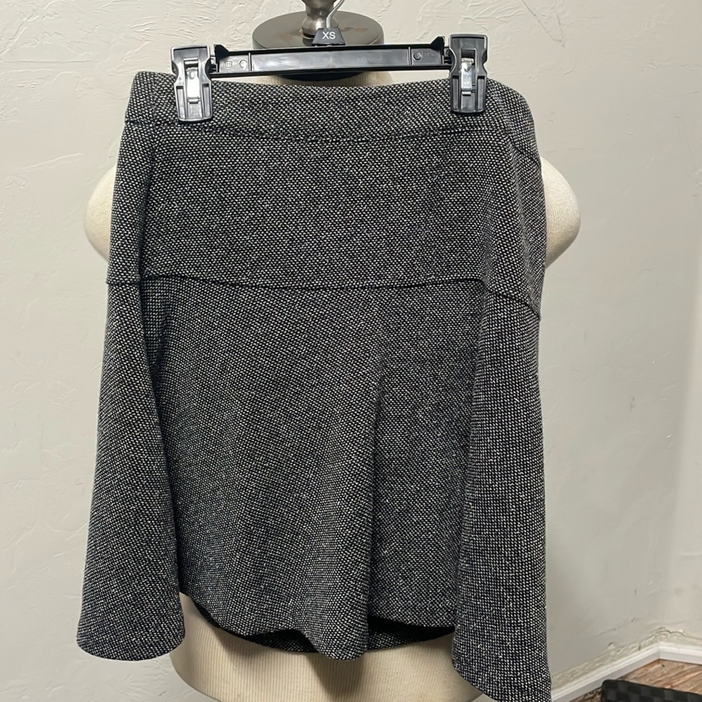 New york & company gray skirt that flares out size 0